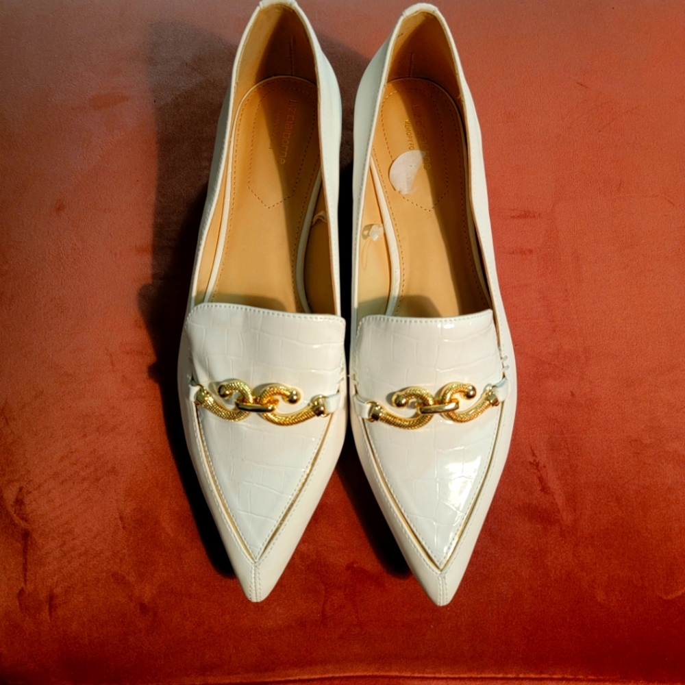 Liz Claiborne White Flats New!!!
